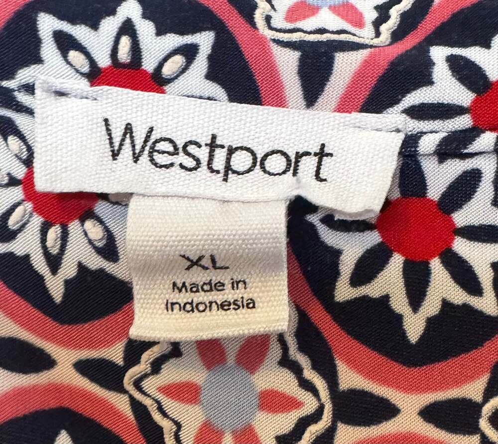 Westport Women's Pink and Red Geometric Pattern V-Neck Pleated Front Short Sleev - Picture 2 of 3